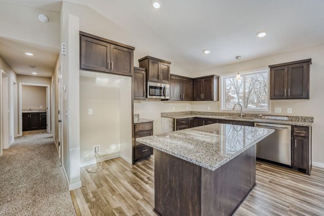 6110 Lakeland Avenue N, Crystal, MN 55428