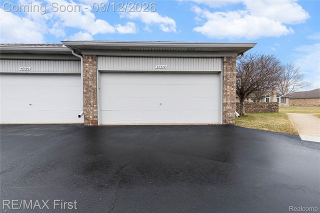 48578 Edgemont Court, Shelby Charter Township, MI 48315