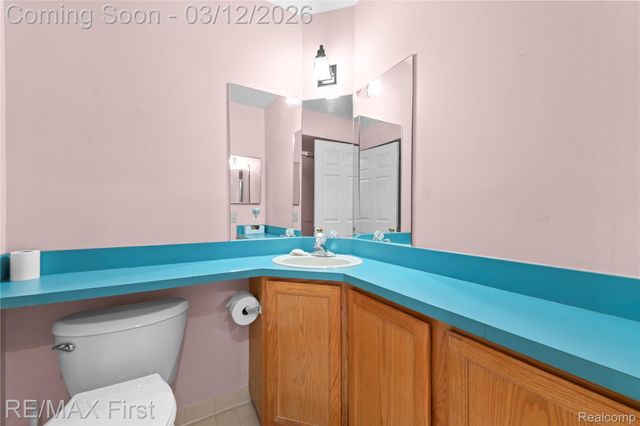 48578 Edgemont Court, Shelby Charter Township, MI 48315