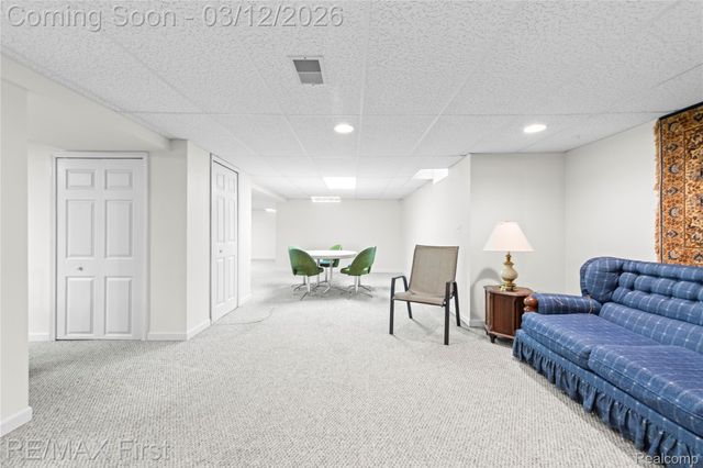 48578 Edgemont Court, Shelby Charter Township, MI 48315