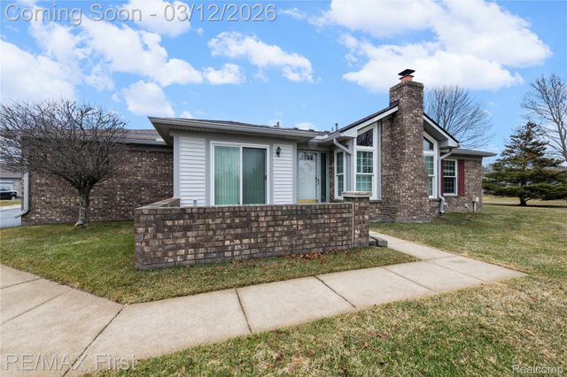 48578 Edgemont Court, Shelby Charter Township, MI 48315