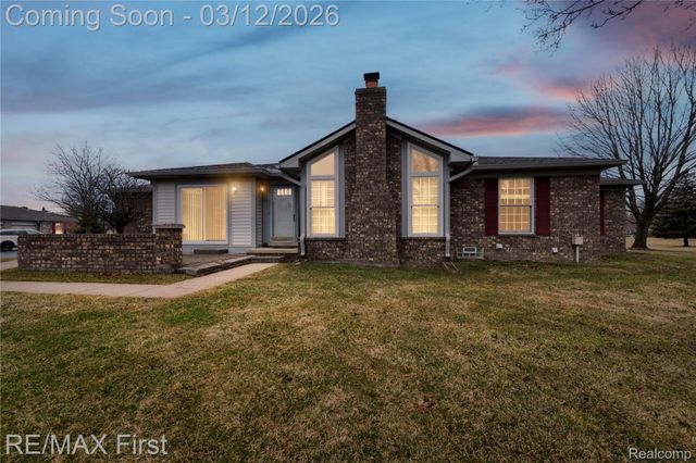 48578 Edgemont Court, Shelby Charter Township, MI 48315