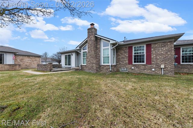 48578 Edgemont Court, Shelby Charter Township, MI 48315