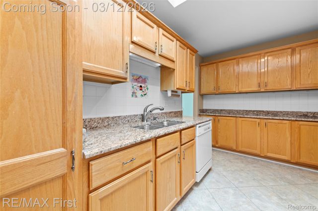 48578 Edgemont Court, Shelby Charter Township, MI 48315