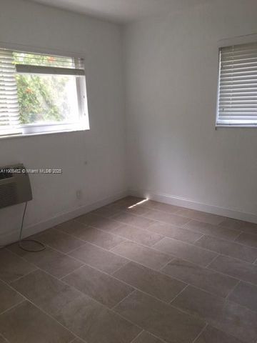 7155 Rue Notre Dame, Miami Beach, FL 33141