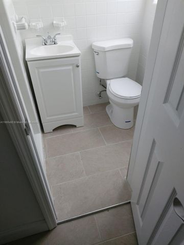 7155 Rue Notre Dame, Miami Beach, FL 33141