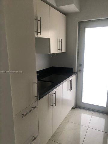 7155 Rue Notre Dame, Miami Beach, FL 33141