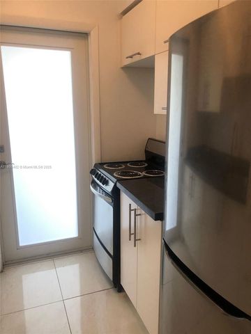 7155 Rue Notre Dame, Miami Beach, FL 33141