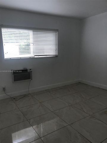 7155 Rue Notre Dame, Miami Beach, FL 33141