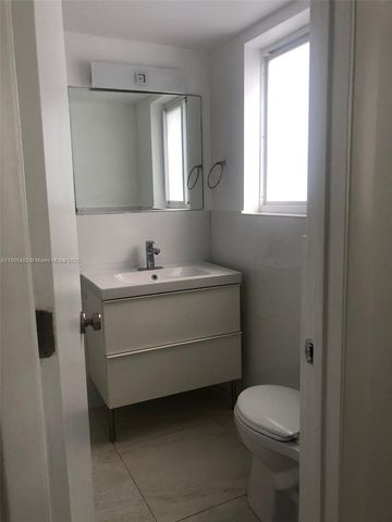 7155 Rue Notre Dame, Miami Beach, FL 33141