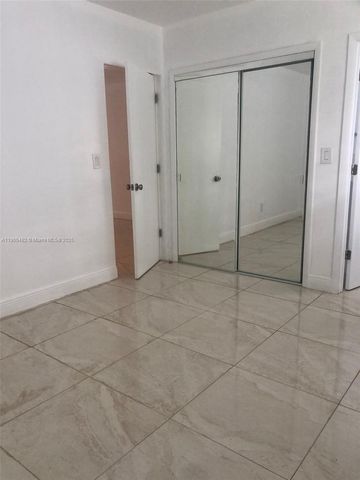 7155 Rue Notre Dame, Miami Beach, FL 33141