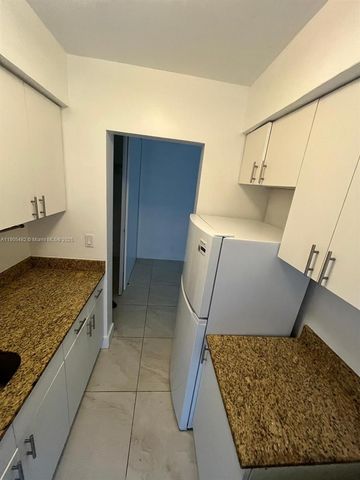 7155 Rue Notre Dame, Miami Beach, FL 33141