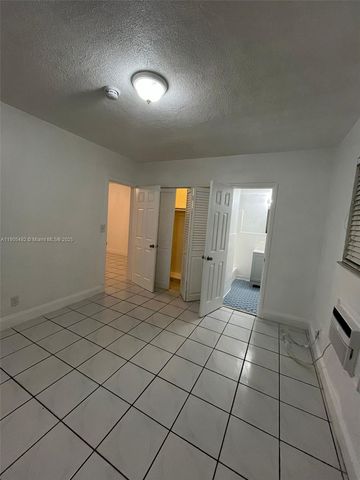 7155 Rue Notre Dame, Miami Beach, FL 33141
