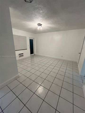 7155 Rue Notre Dame, Miami Beach, FL 33141