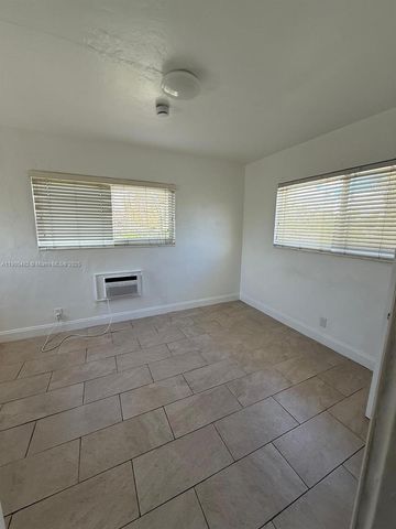 7155 Rue Notre Dame, Miami Beach, FL 33141