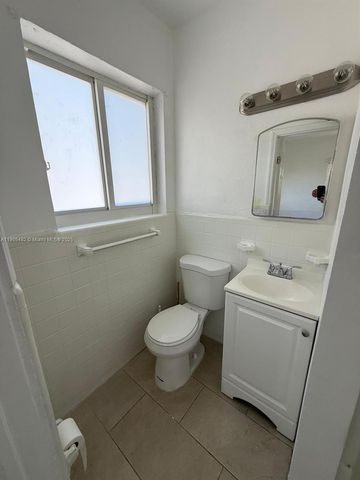 7155 Rue Notre Dame, Miami Beach, FL 33141