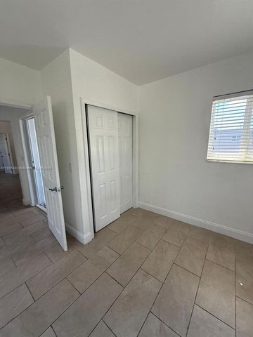 7155 Rue Notre Dame, Miami Beach, FL 33141