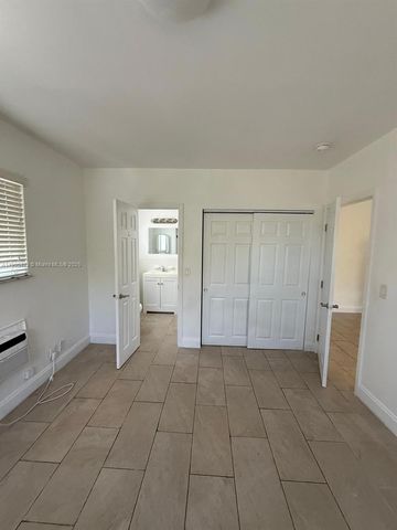 7155 Rue Notre Dame, Miami Beach, FL 33141