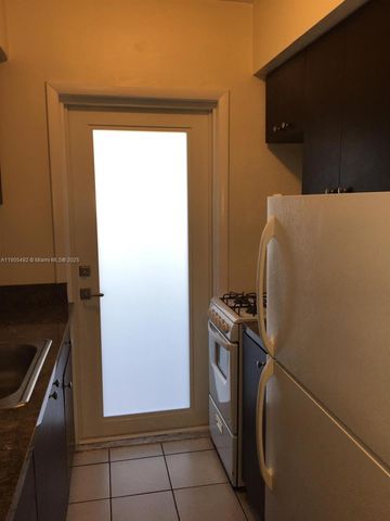 7155 Rue Notre Dame, Miami Beach, FL 33141