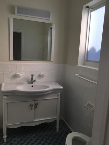 7155 Rue Notre Dame, Miami Beach, FL 33141