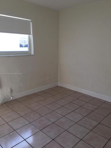 7155 Rue Notre Dame, Miami Beach, FL 33141