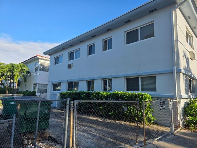 7155 Rue Notre Dame, Miami Beach, FL 33141