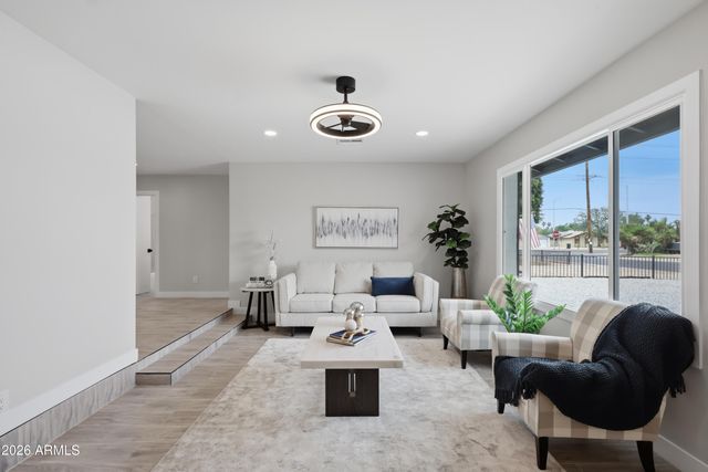3453 W HEARN Road, Phoenix, AZ 85053