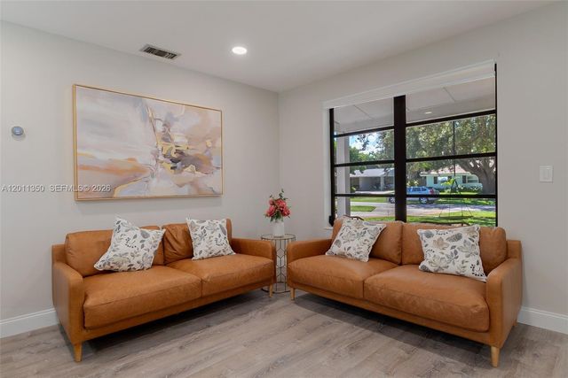 712 Tradewind Dr, North Palm Beach, FL 33408