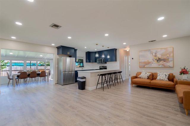 712 Tradewind Dr, North Palm Beach, FL 33408
