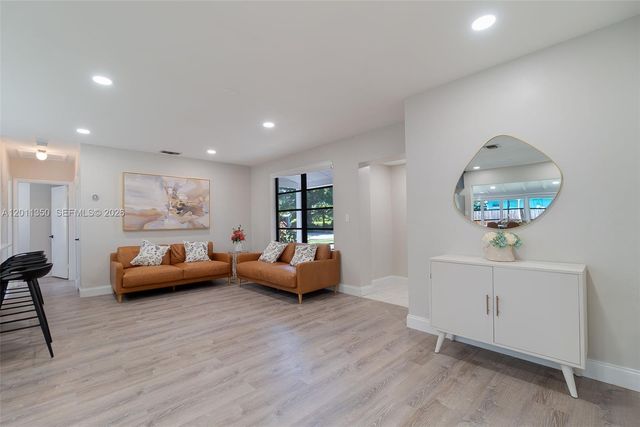 712 Tradewind Dr, North Palm Beach, FL 33408