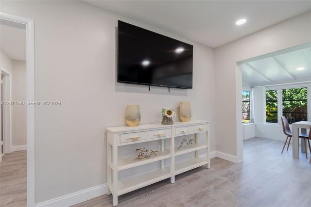 712 Tradewind Dr, North Palm Beach, FL 33408