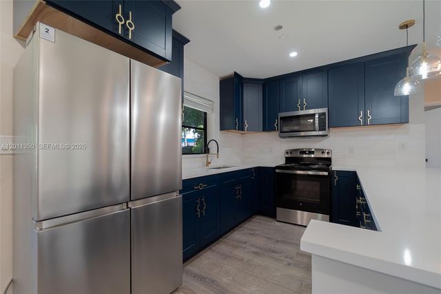 712 Tradewind Dr, North Palm Beach, FL 33408