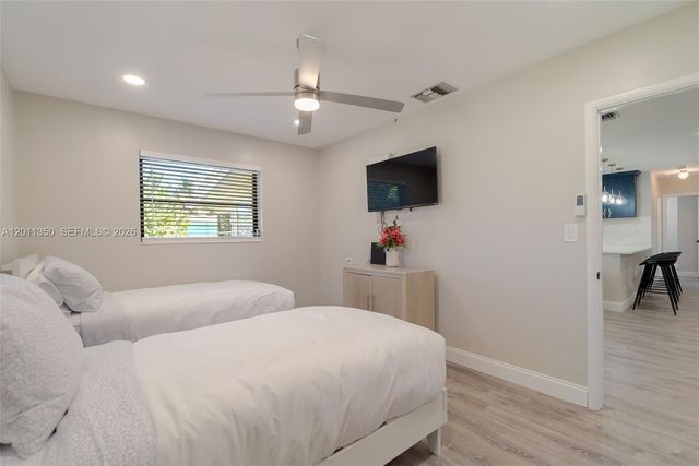 712 Tradewind Dr, North Palm Beach, FL 33408