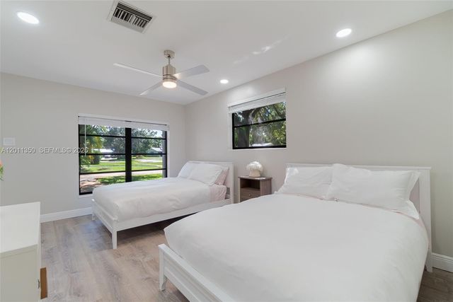 712 Tradewind Dr, North Palm Beach, FL 33408