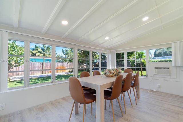 712 Tradewind Dr, North Palm Beach, FL 33408