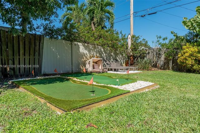 712 Tradewind Dr, North Palm Beach, FL 33408