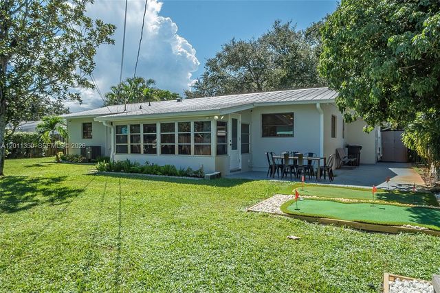 712 Tradewind Dr, North Palm Beach, FL 33408