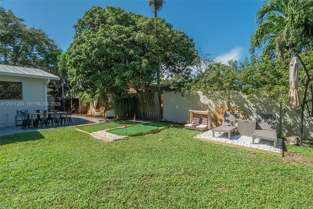 712 Tradewind Dr, North Palm Beach, FL 33408