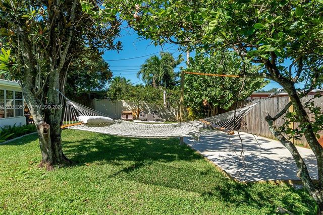 712 Tradewind Dr, North Palm Beach, FL 33408