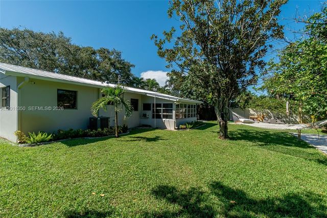712 Tradewind Dr, North Palm Beach, FL 33408