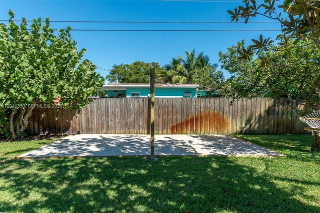712 Tradewind Dr, North Palm Beach, FL 33408