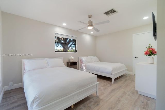 712 Tradewind Dr, North Palm Beach, FL 33408