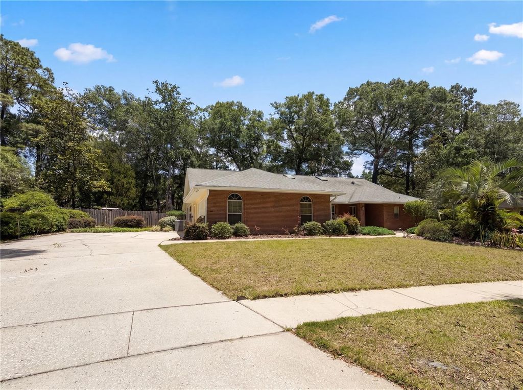1543 CHAUCER COURT, Deland, FL 32724