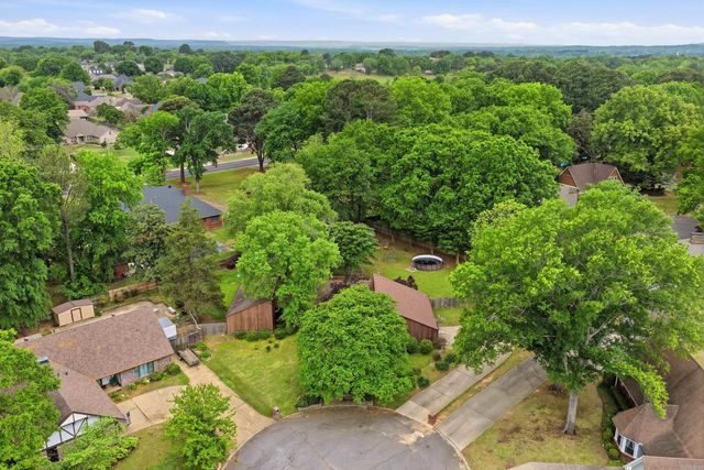 5 Yorktown, Conway, AR 72034