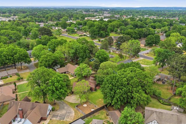 5 Yorktown, Conway, AR 72034