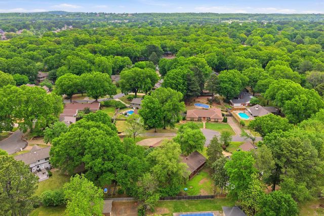 5 Yorktown, Conway, AR 72034