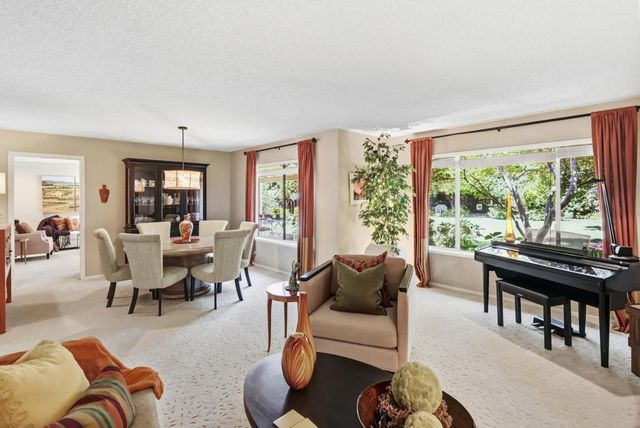 4607 American River Dr, Sacramento, CA 95864