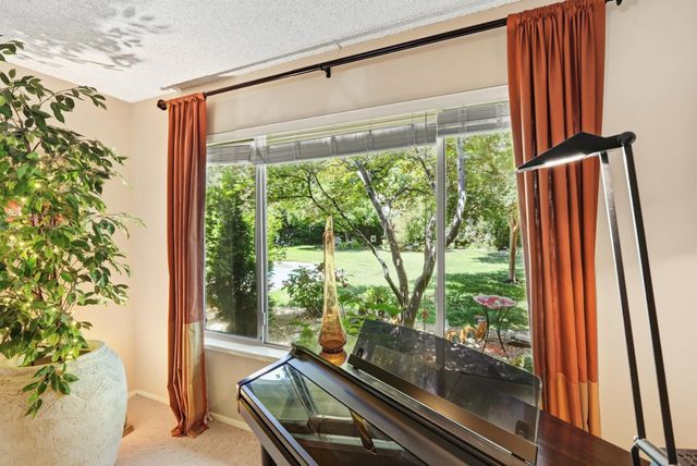 4607 American River Dr, Sacramento, CA 95864