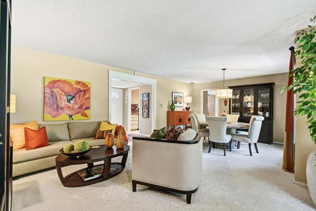 4607 American River Dr, Sacramento, CA 95864