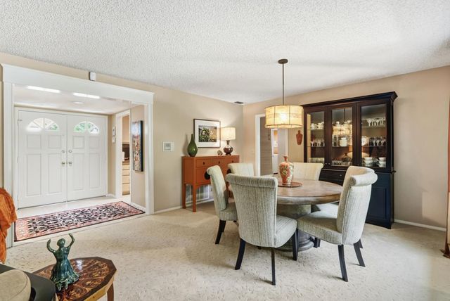 4607 American River Dr, Sacramento, CA 95864